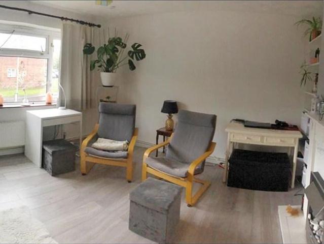 Budges Road, Wokingham, RG40 1 bed maisonette to rent £990 pcm £228 pw