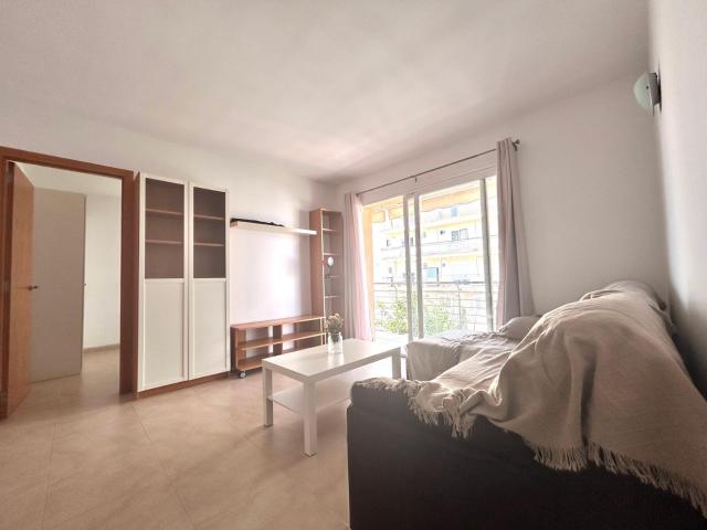 ¡BUEN PISO CON GARAJE Y LUZ NATURAL POR TODA LA VIVIENDA!