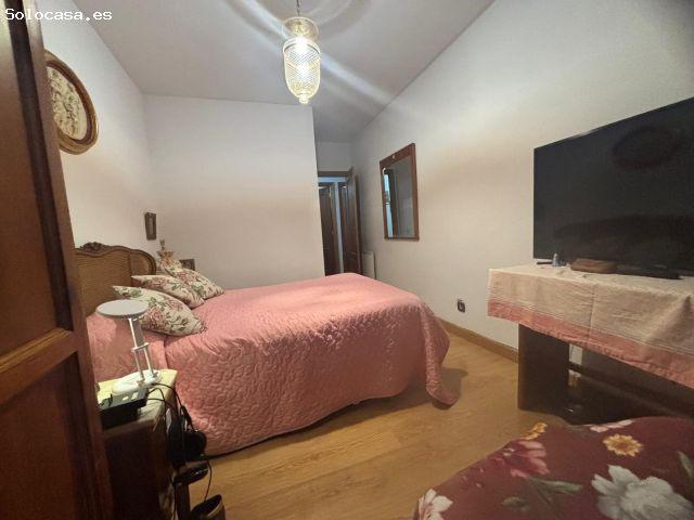 Buenavista.Piso con 102 m2 con 5 dormitorios, 1 baño completo y 1 aseo. Terraza. Piscina comunitaria