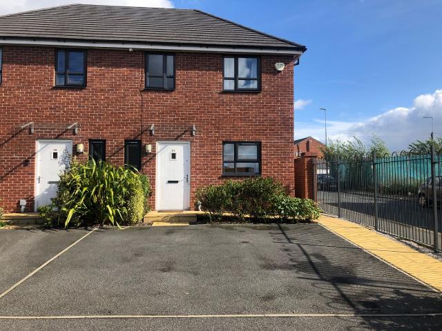Bugle Close, Salford M7, 3 bed property to rent, £1,500 pcm | PrimeLocation