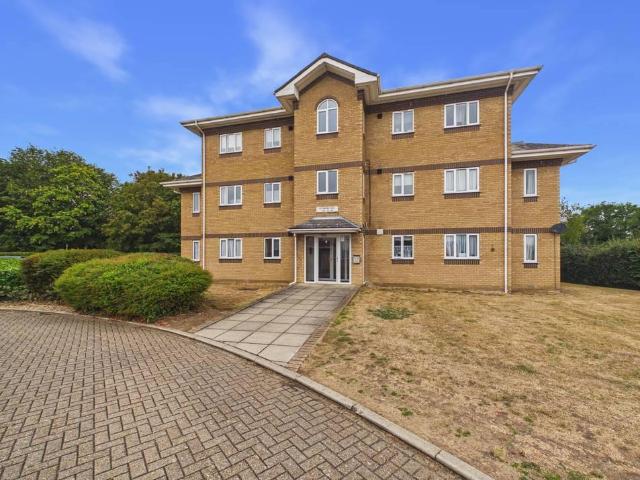 Bugsby Way, Kesgrave, Ipswich. 2 bed apartment to rent £995 pcm £230 pw
