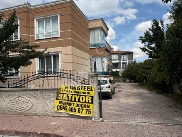 Buhara Mahallesi Edipoğlu Caddesi Üzerinde Satılık 3+1