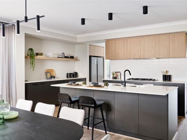 BUILD THIS TURNKEY HOME IN GLEN IRIS ESTATE!