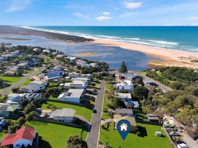 BUILD YOUR COASTAL DREAM ON CROSS ST!