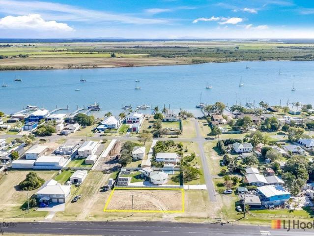 BUILD YOUR COASTAL DREAM PRIME VACANT LAND JUST MOMENTS FROM THE RIVER