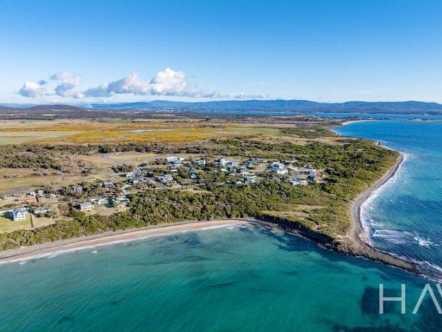 Build Your Coastal Dream with Breathtaking Lighthouse & Ocean Views!