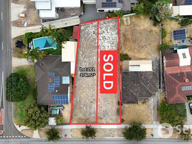 BUILD YOUR DREAM HOME HERE!