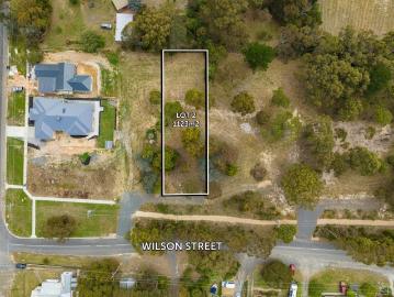 Build your dream home in a tranquil environment, only minutes from town