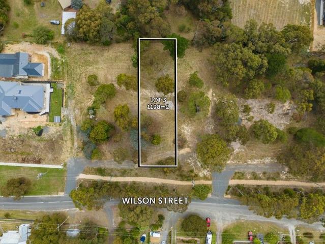 Build your dream home in a tranquil environment, only minutes from town