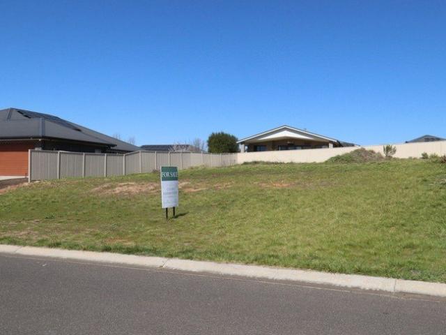 BUILD YOUR DREAM HOME IN A PREMIER BATHURST ESTATE