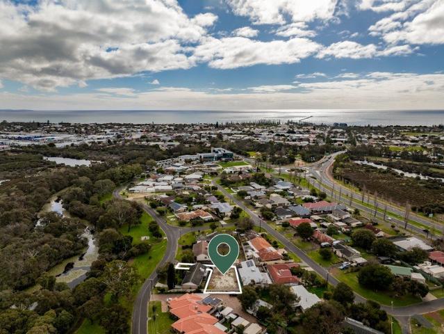 Build your dream home in an unbeatable location!
