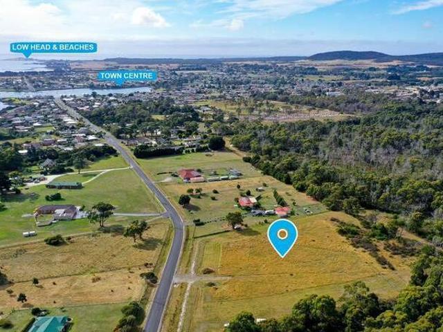 Build your dream home in Pipe Clay Bay