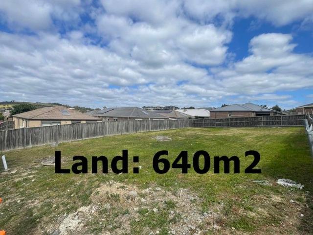 BUILD YOUR DREAM HOME IN THIS FABULOUS ESTATE