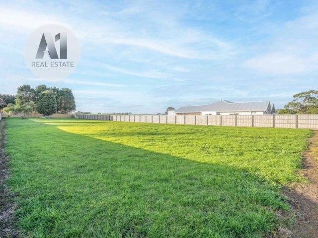 Build Your Dream Home on a Generous 2,700m² Allotment