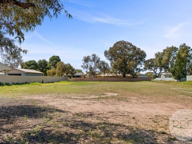 Build Your Dream Home on Half an Acre