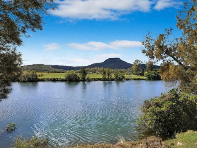 Build your Dream Home on the banks of the Maroochy River