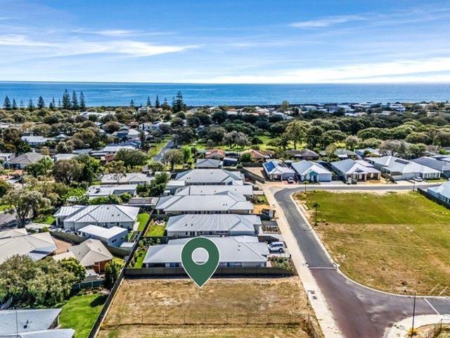 Build your dream home & walk to the beach