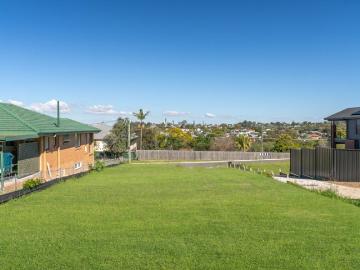 Build Your Dream Home with Elevated City Skyline Views