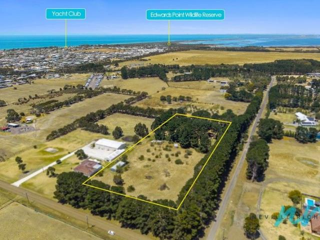 Build Your Dream Lifestyle Home in a Rural Setting