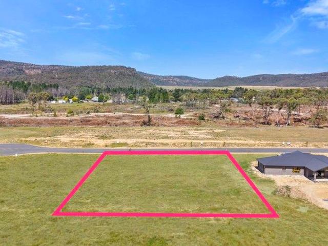 Build Your Dream Lifestyle in a Peaceful Country Pocket
