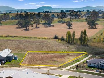 Build Your Dream Lifestyle on 2,275m² in The Grange Estate