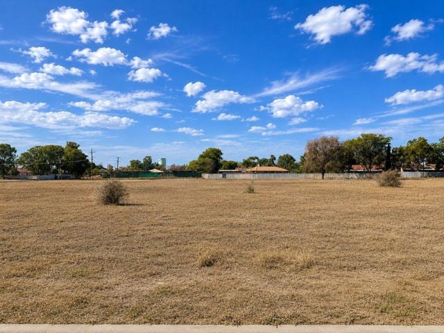 Build Your Future in Moree's Booming Regional Market