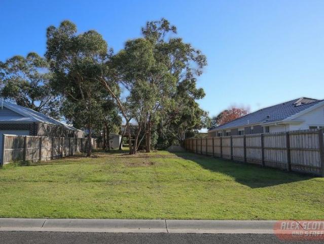 Build Your Lifetime Home by the Coast 518m² in Coronet Bay