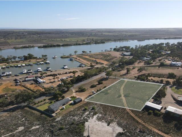 Build Your River Escape Over 5,000sqm Just Minutes walk from the Murray