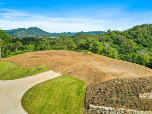 BUILD A LANDMARK RESIDENCE ABOVE THE NOOSA HINTERLAND