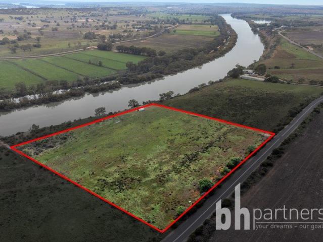 Build Here 6.2 Acres with Panoramic Clifftop River Views
