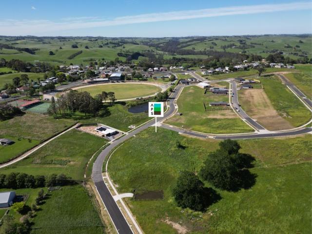 BUILD NEW OR SUBDIVIDE STCA IN THE OAKS POOWONG