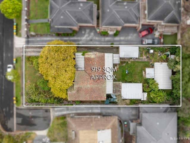 Build or Develop 919sqm with Triple Dwelling Potential STCA