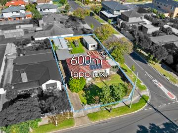 Builders Or Developers Dream/Large Corner Block!