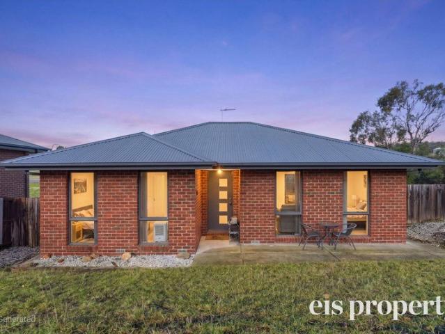 Built 2014 with modern, quality fittings in this fabulously convenient location