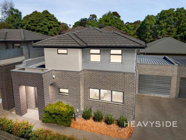 Built 2016 | Warm and Welcoming Contemporary Living