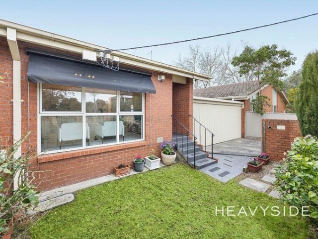 Built in 2000 | Private and Peaceful Villa Living | Effortless Everyday Appeal