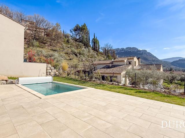 Buis les Baronnies, maison récente de plain pied avec piscin