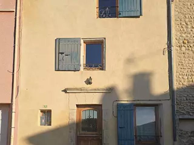 Buisson 84110 Achat / Vente maison 3 pièces t3 au dernier étage cave