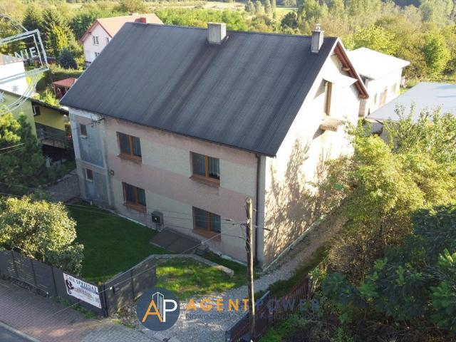 Przestronny dom 220 m² z dużą działką i tarasami