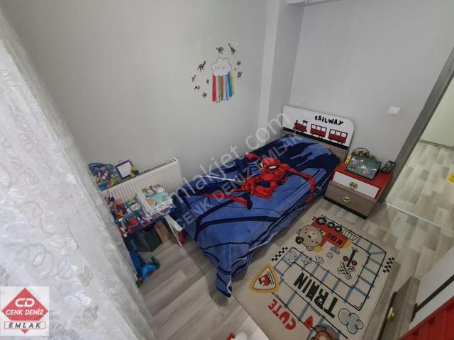 Bulunmaz Konumda Okul Yakını Teras Balkonlu Kök Tapu Y.giriş 3+1