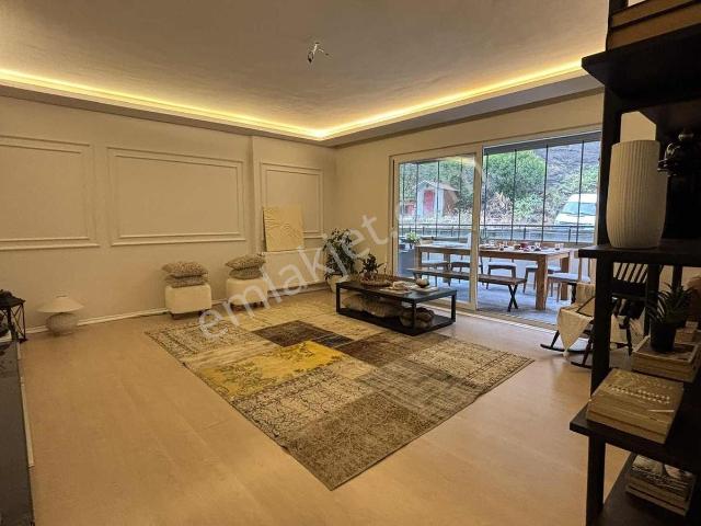 Bulut Emlak Tramvaya Yürüme Mesafesi Sitede 140 M2 Satılık 3+1