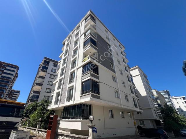Bulut Emlaktan Tramvaya Yakın Eşyalı 1+1 Kiralık Daire