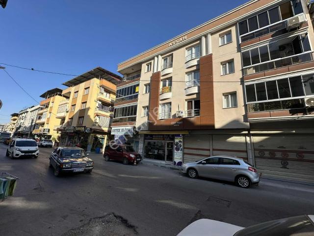 Bulut Emlak'tan Cadde Üzeri Satılık 2+1 Sınırsız Kredili 10 Yaş