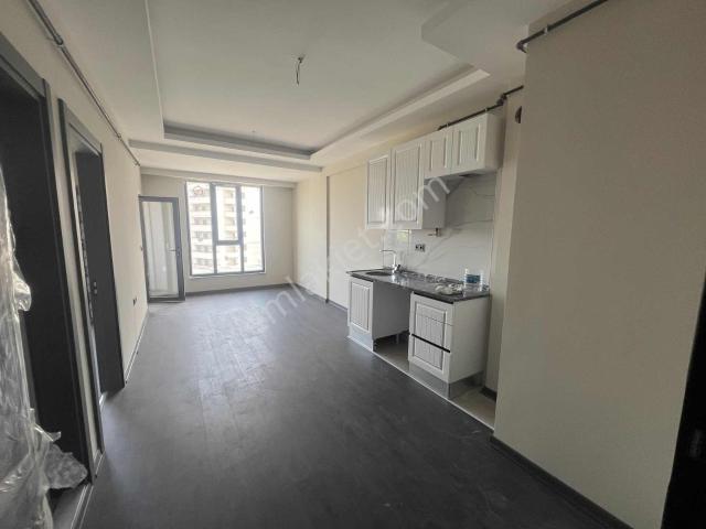 Bulut Emlaktan Şehir Hastanesine Yakın Konumda Kiralık 1+1