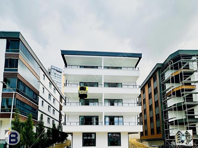 Bulut Emlaktan  GÖKDELER ve ÖZEL OKULLAR arasında LÜKS SIFIR 2+1
