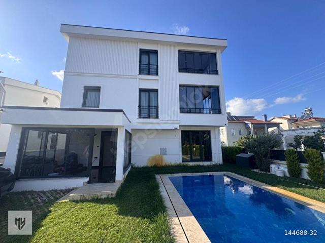 BULUT EMLAKTAN İNCESU'DA DENİZE 150M ULTRA LÜKS VİLLA