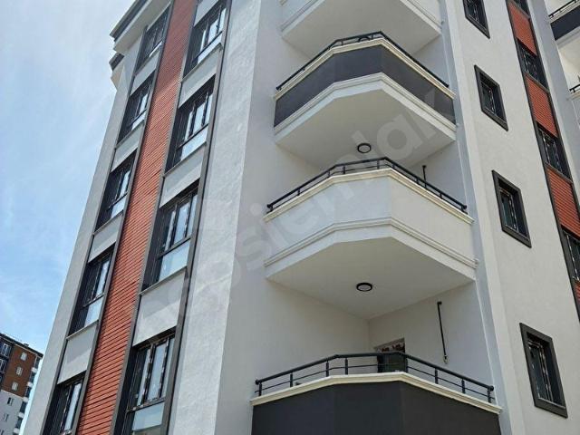 BULUT EMLAKTAN İSTİKLAL MAHALLESİNDE GENİŞ KİRALIK 1+1 DAİRE