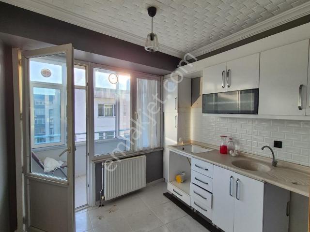 Bulvar Emlak'tan Kiralık Merkezi Konumda 5+1 Dubleks Daire