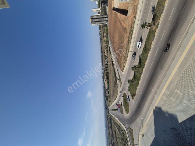 Bulvar Üzeri 1+1 Full Ve Sıfır Eşyalı Balkonlu Site İçi Kiralık