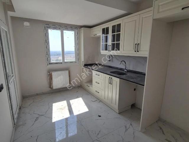 Bulvar Üzeri 2+1 Kapalı Mutfak Ankastre Ve Doğalgazlı Kiralık
